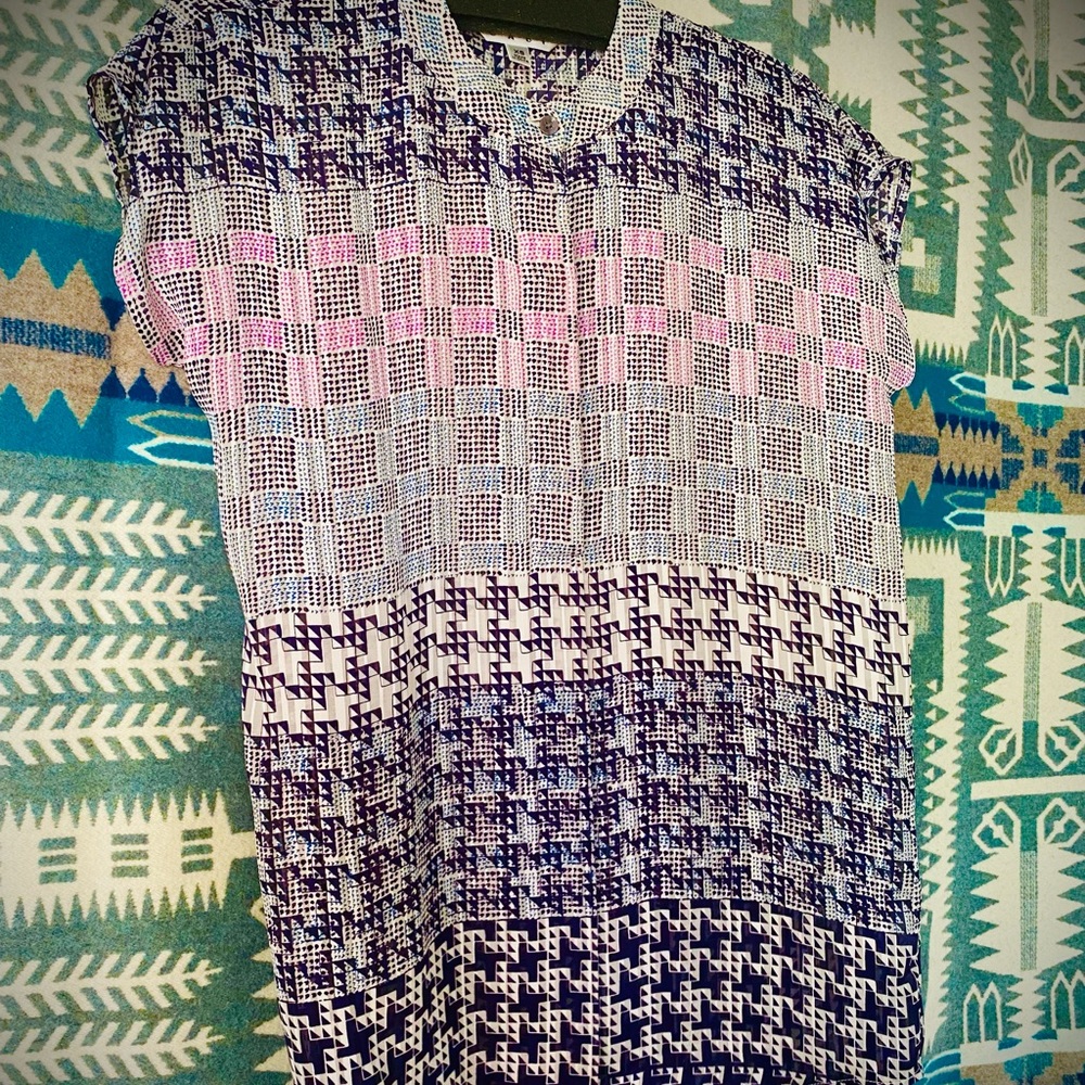 CAbi 🖤💜 Black & Purple Short Sleeve Tunic